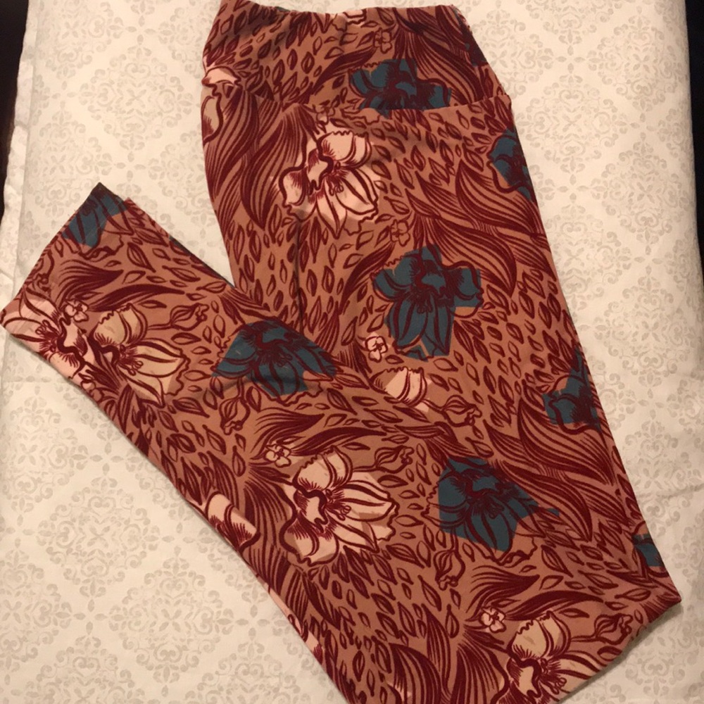 ***SALE***LulaRoe Leggings